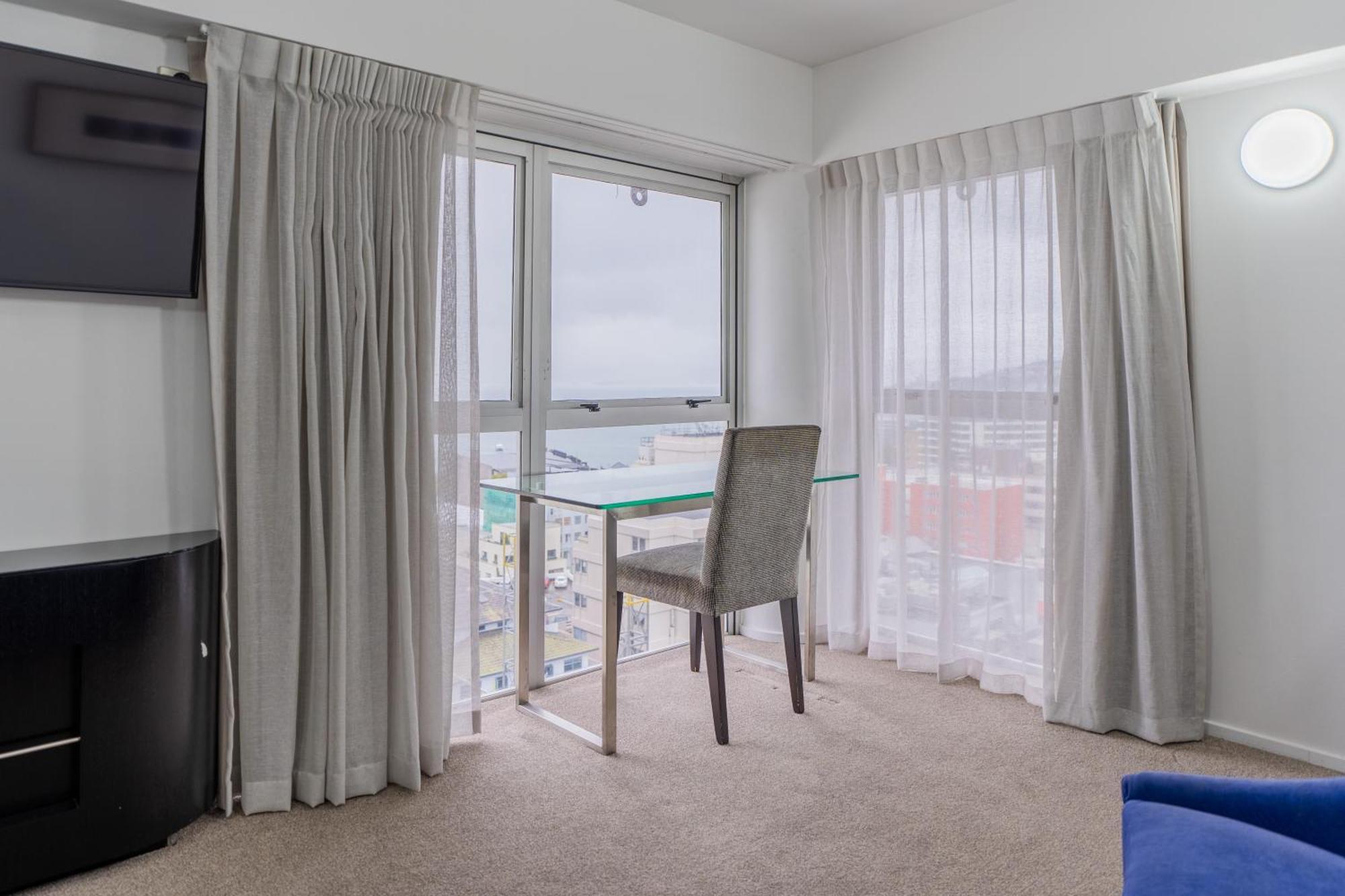 Mercure And 3*